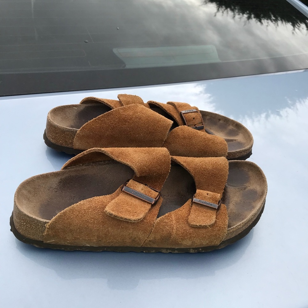 Rust orange/ brown color ❤️ birkenstocks